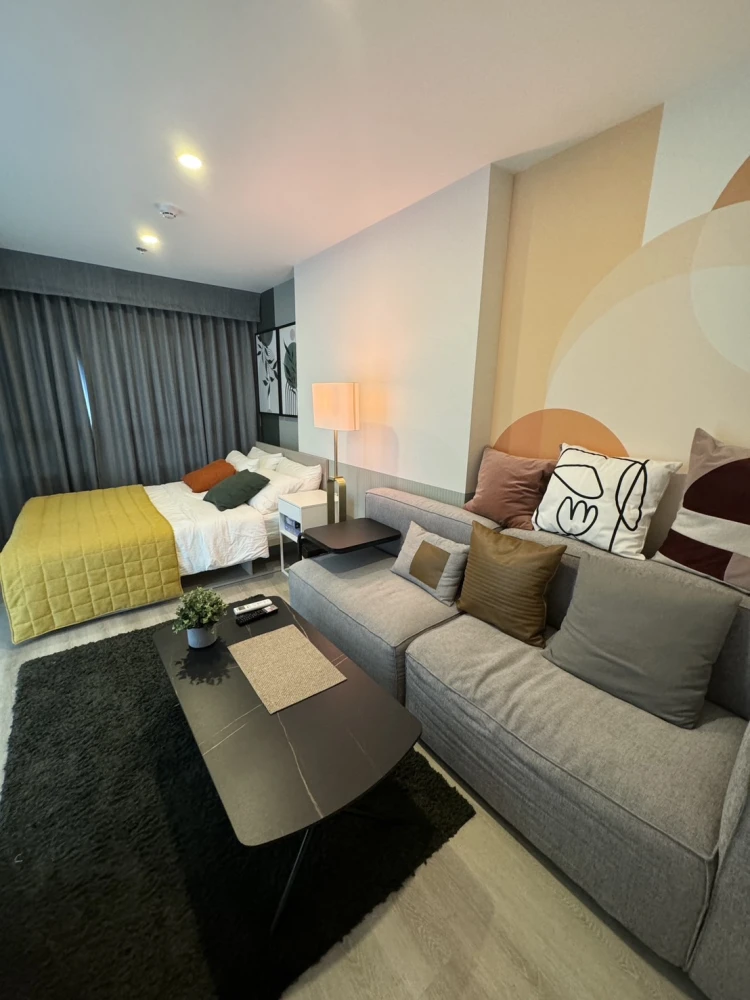 For rent Elio Sathorn-Wutthakat, nice room, good location, fully furnished, just bring your bags and move in.