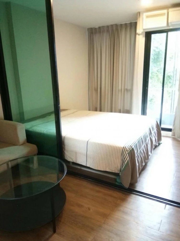 Esta Bliss condo for rent. Nice and fully furnished. Book now!