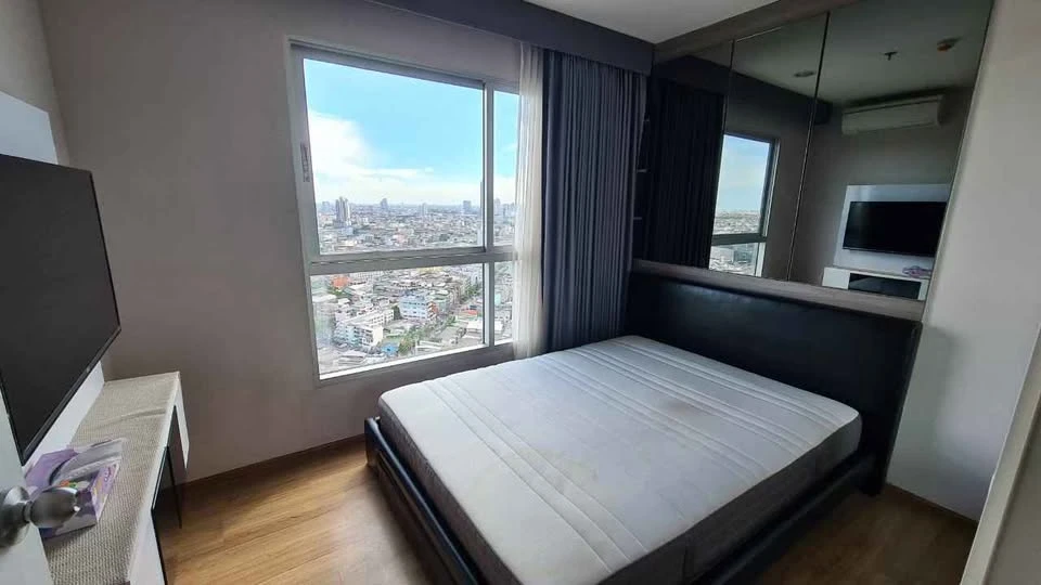 For rent: Fuse Chan-Sathorn, corner unit with windows on both sides, high privacy, built-in furniture everywhere. Reserve now!