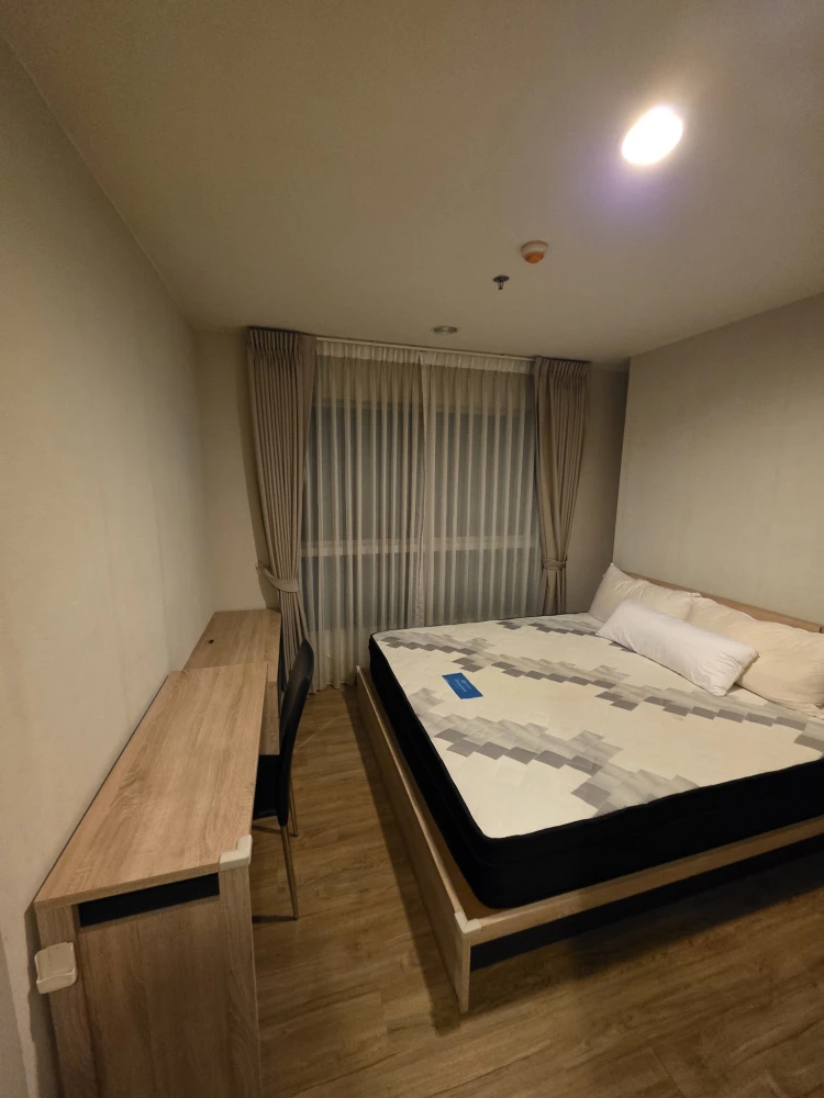 For rent: Fuse Chan-Sathorn. Spacious and comfortable rooms with ample living space. Book today! Don't miss out!