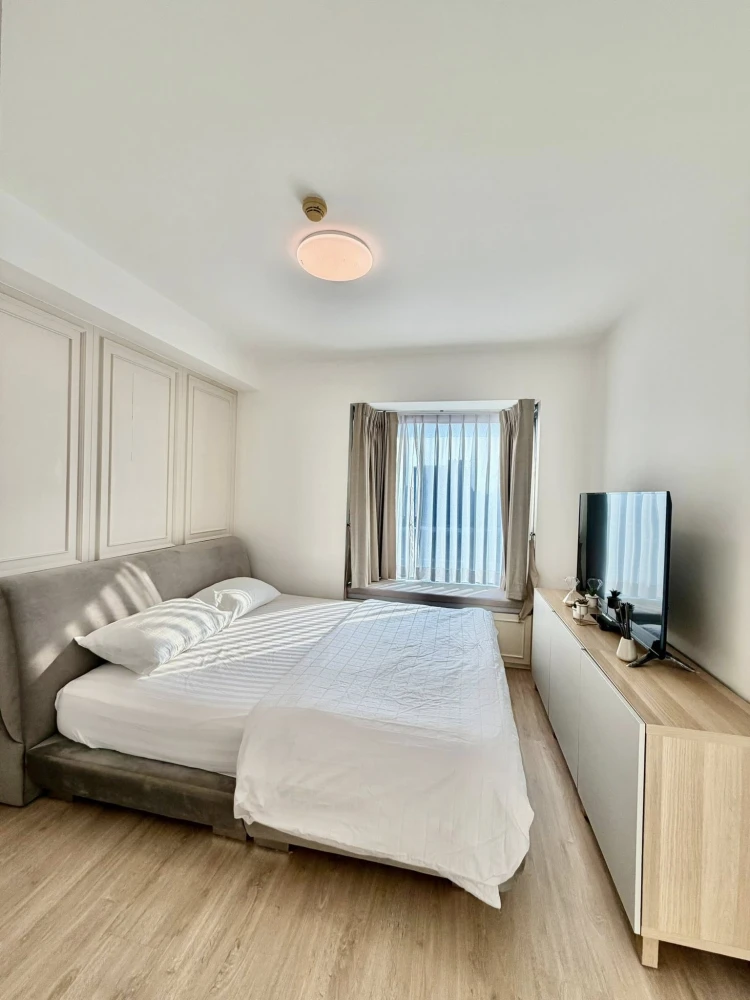 For rent: Fuse Mobius Ramkhamhaeng, 2 bedrooms, 2 bathrooms, 20th floor, pool view. Don't miss out!