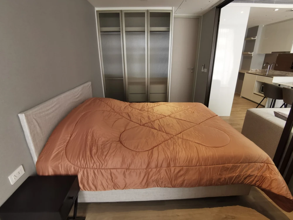 For rent: FYNN Asoke, 1 bedroom, 1 bathroom, clean and fully furnished, excellent location, can you not book it?