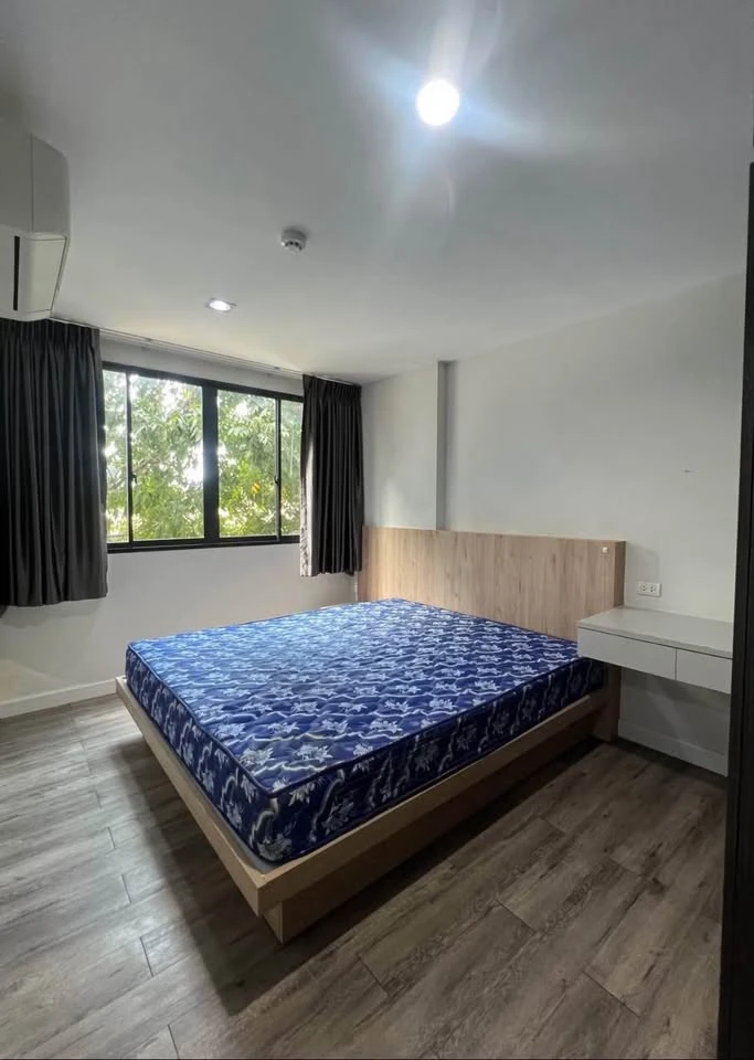 G Condo Sriracha for rent, 2nd floor, fully furnished, very livable. Book now! Hurry!
