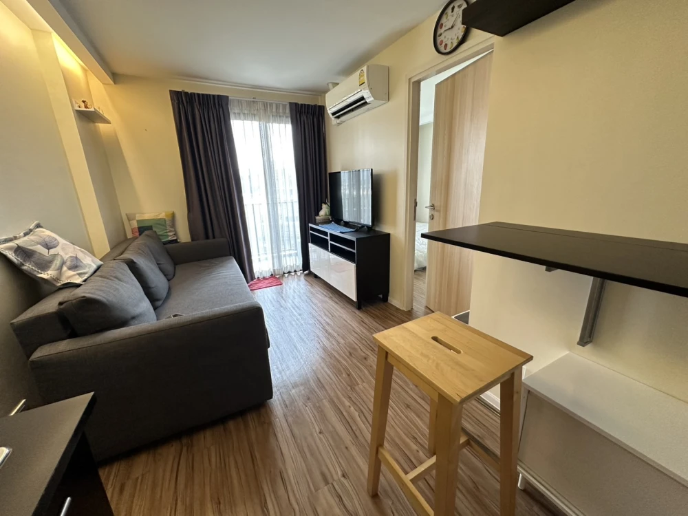 For rent: Grand Condo Wutthakat 53, ready to move in, complete facilities, good price, come and reserve now.
