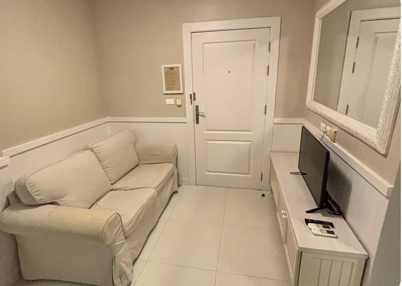 Groovy Sriracha for rent, a lovely room with complete furniture, swimming pool view, just bring your bags and move in!