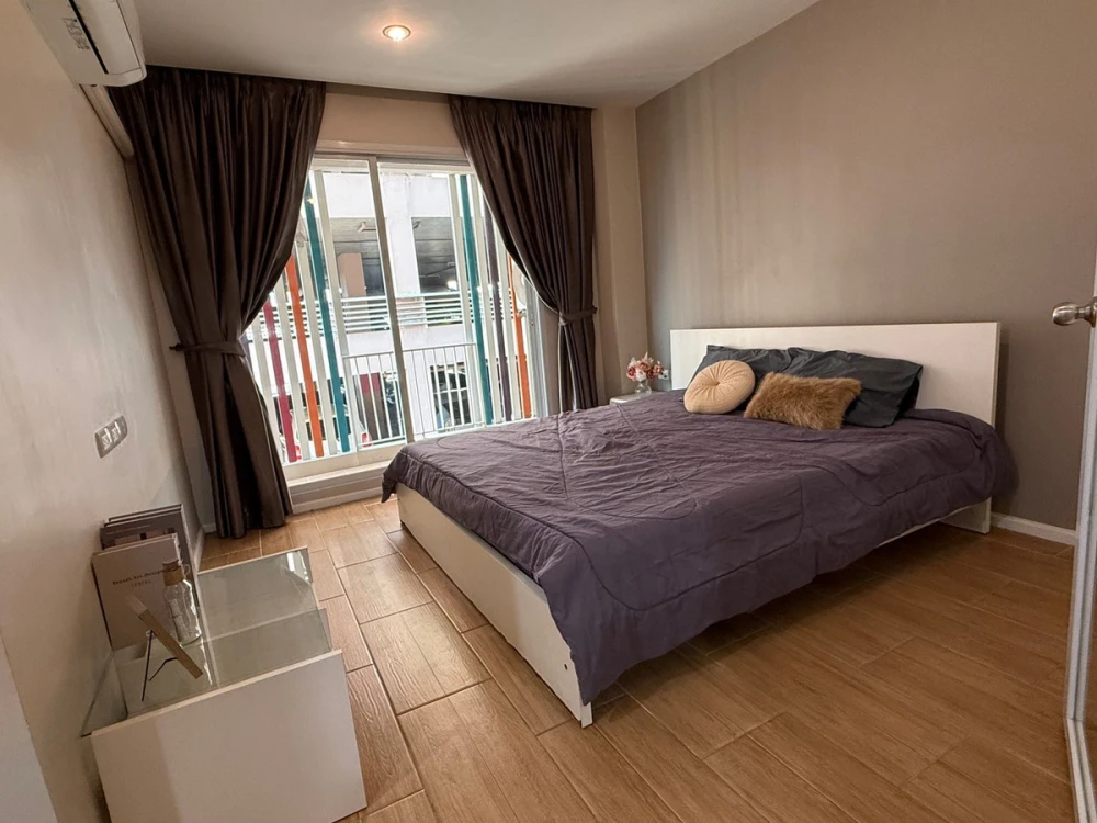Happy Condo Ladprao 101, 4th floor, for rent. Nice, fully furnished. Book now!