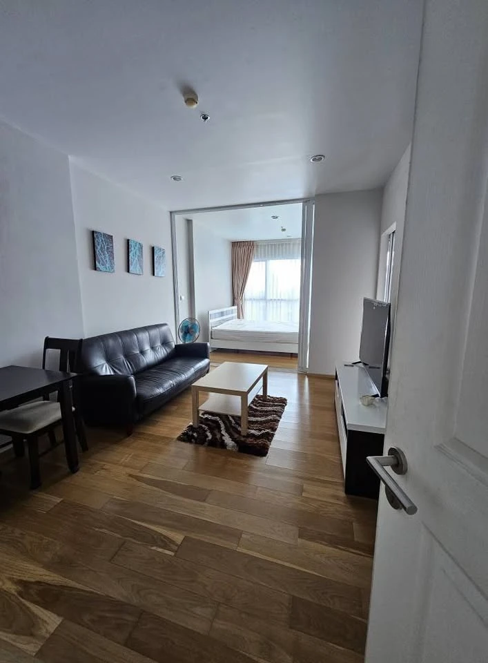For rent: Hive at Sathorn, 31st floor. Stunning city views from a high vantage point. Spacious living area. Fully furnished and ready to move in.