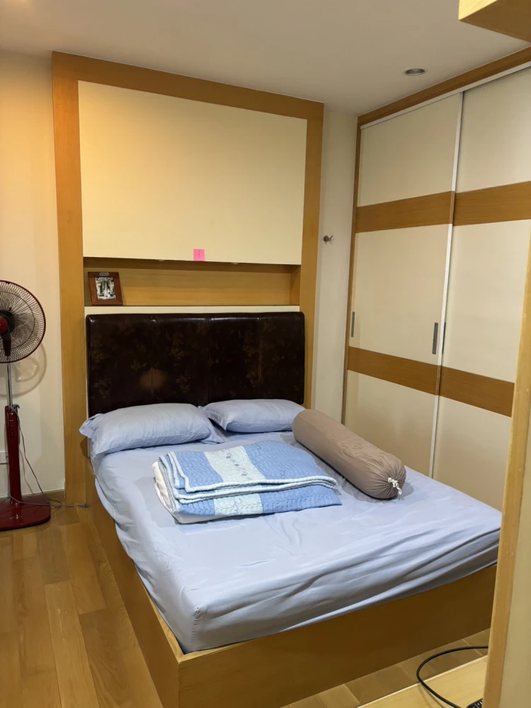 Hive at Sathorn for rent, spacious room with plenty of usable space, good location, convenient transportation, fully furnished, reserve now!