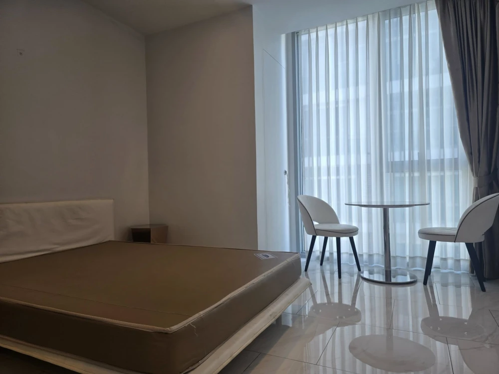 For rent: Hyde Sukhumvit 11, simply decorated but fully equipped. Just bring your belongings and move in.