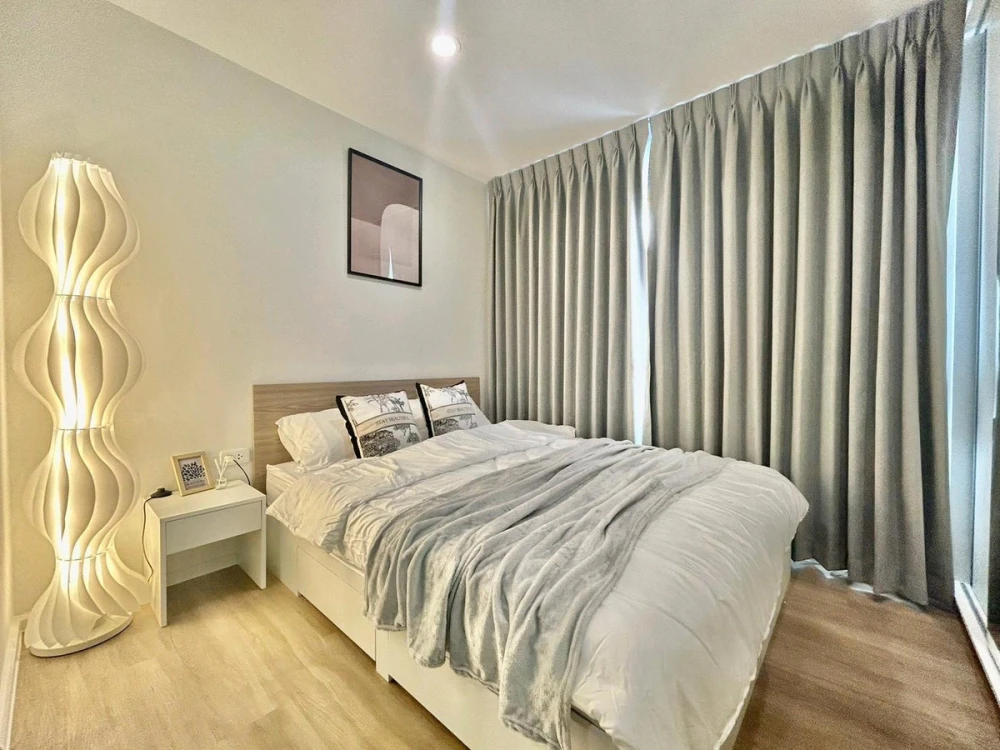 For rent: iCondo Active Phatthanakan, 7th floor, corner unit, fully furnished, ready to move in. Book now!