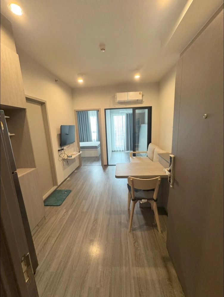 For rent: Ideo Ramkhamhaeng - Lamsalee Station, 24th floor, great view, strong wind, modern decoration with full set of furniture.