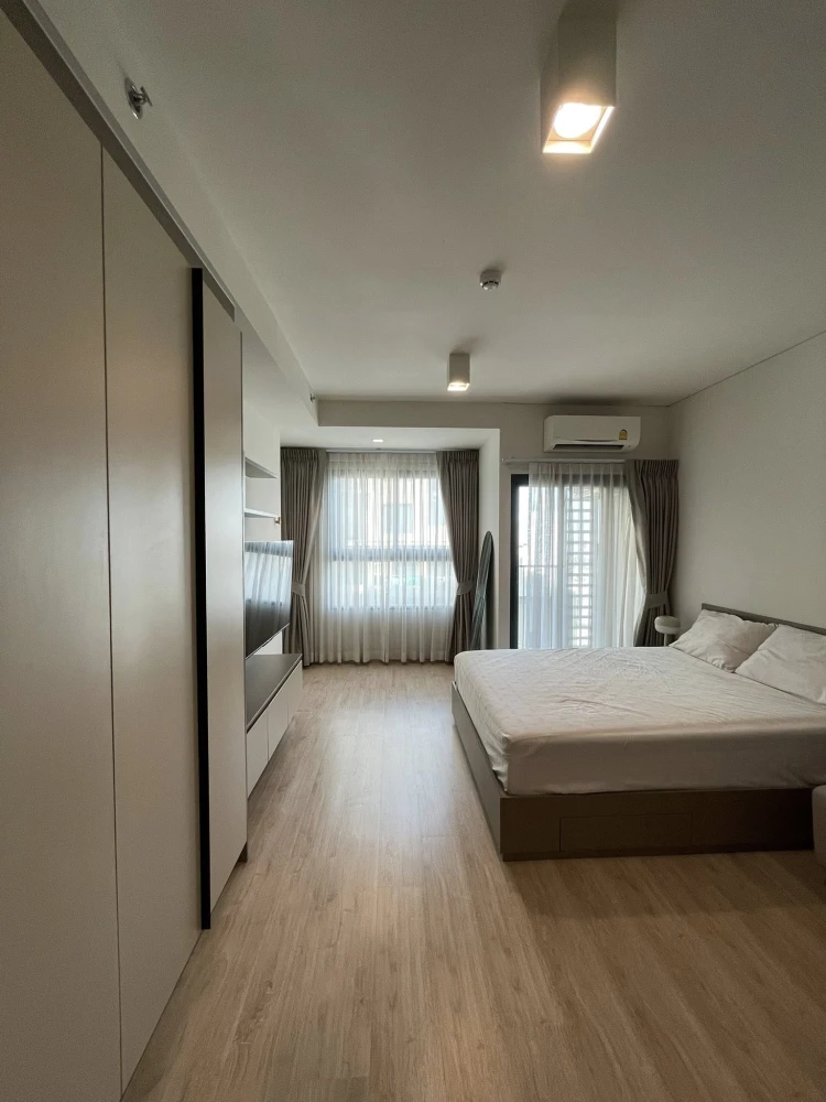 For rent Ideo Sathorn-Wongwian Yai, room facing east, morning sun, room not hot, city view, good like this, hurry and book now++