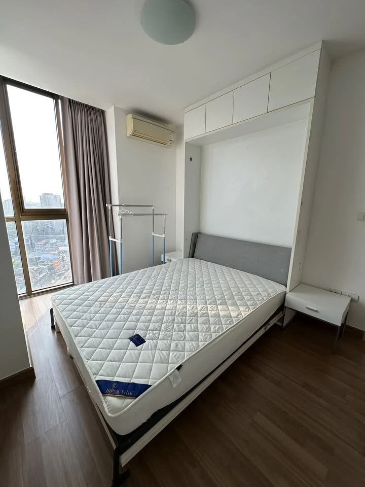 For rent: Ideo Mix Sukhumvit 103, corner unit facing Bang Na intersection. Comfortable and spacious. Book now!