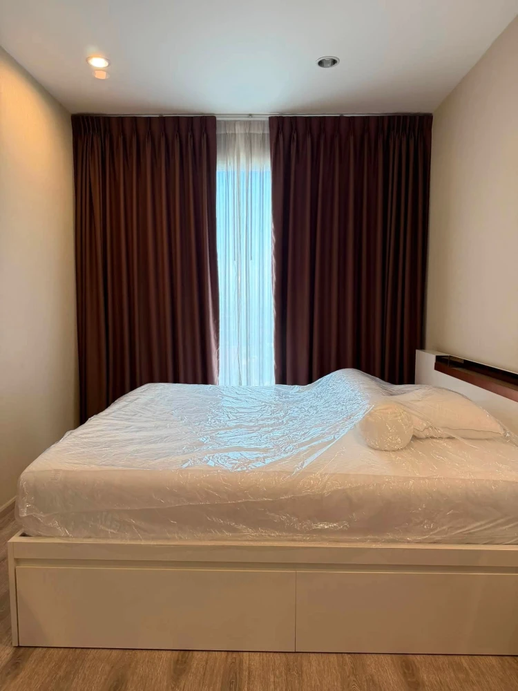 For rent: IDEO Mobi Sukhumvit 66, very high floor (23rd floor), excellent ventilation, beautiful room, ready to move in.