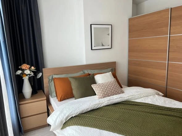 For rent: Ideo Mobi Bangsue Grand Interchange, 2 bedrooms, spacious living area, convenient transportation. Book now!