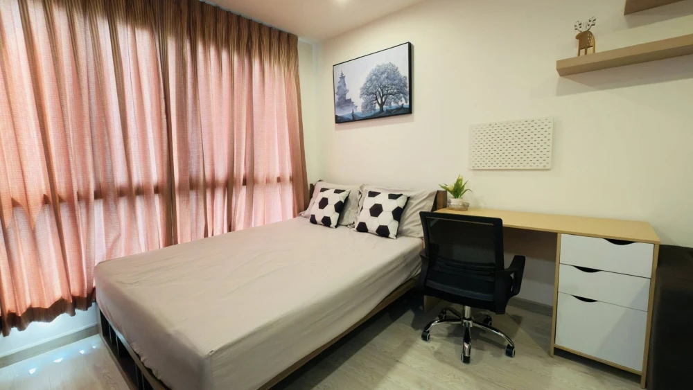 For rent: Ideo Mobi Charan-Interchange, a nice room with full furniture on a high floor. Book now!