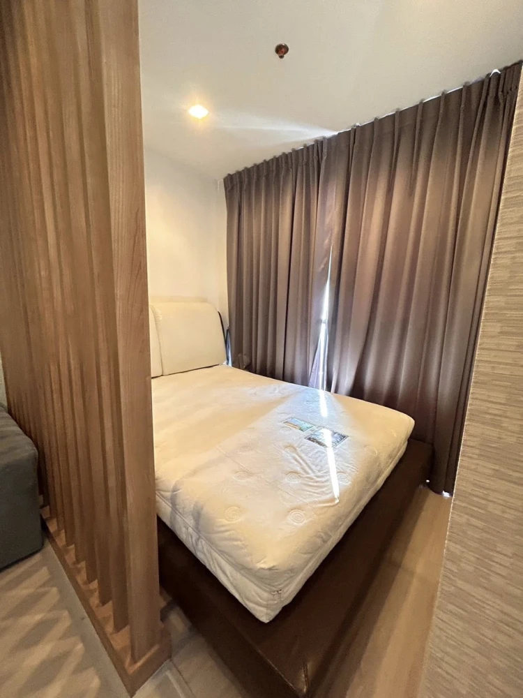 For rent: Ideo Mobi Phayathai, 11th floor, pool view, fully furnished with appliances. Don't miss out!