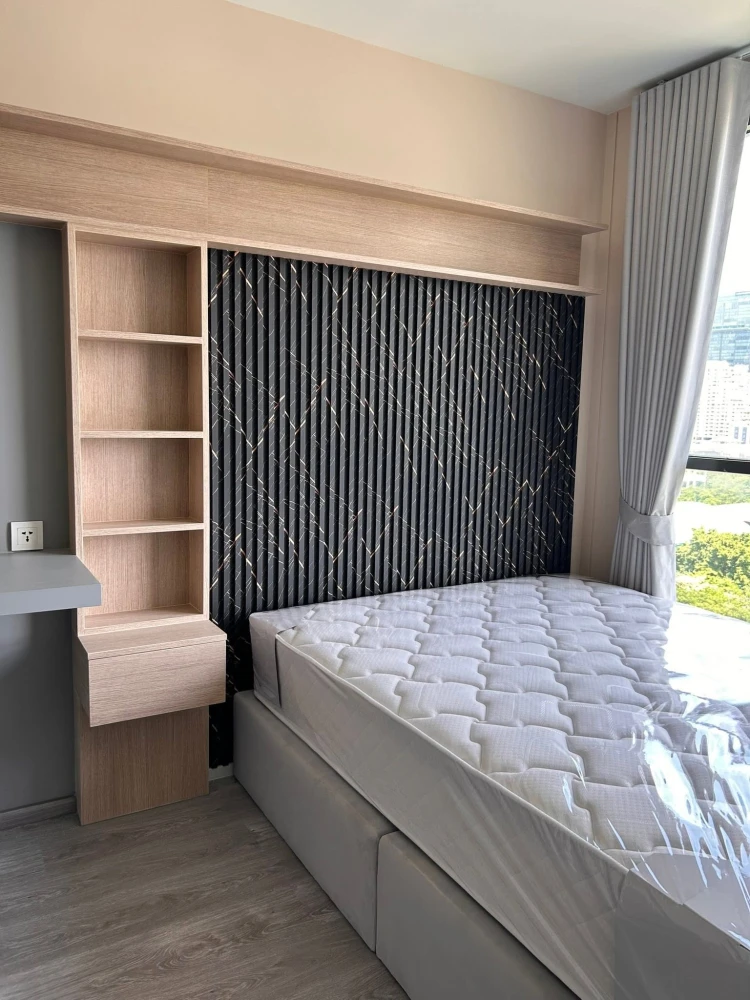 For rent: Ideo Mobi Phayathai, corner unit offering privacy, fully furnished with appliances. Book now!
