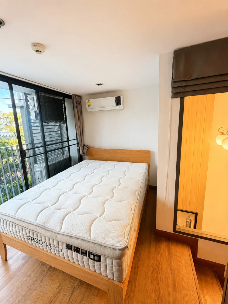 For rent: Ideo Mobi Sukhumvit, 4th floor, Duplex unit, fully furnished, very livable. Book now!
