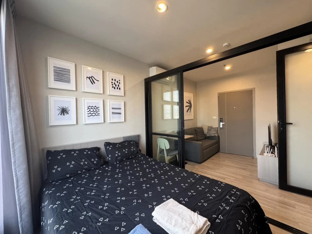 For rent: Ideo Mobi Sukhumvit East point, beautiful view, fully furnished, ready to move in, just bring your bags and move in.