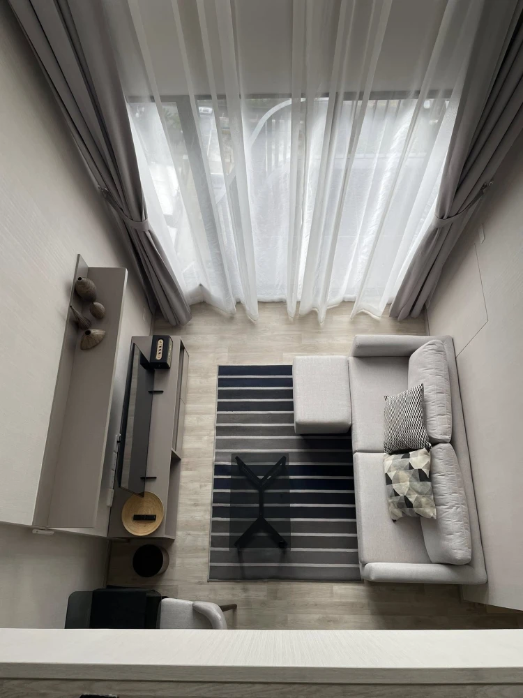 For rent: Ideo Mobi Sukhumvit East Point, spacious room with lots of usable space, high ceiling, airy, beautiful view. Reserve now!