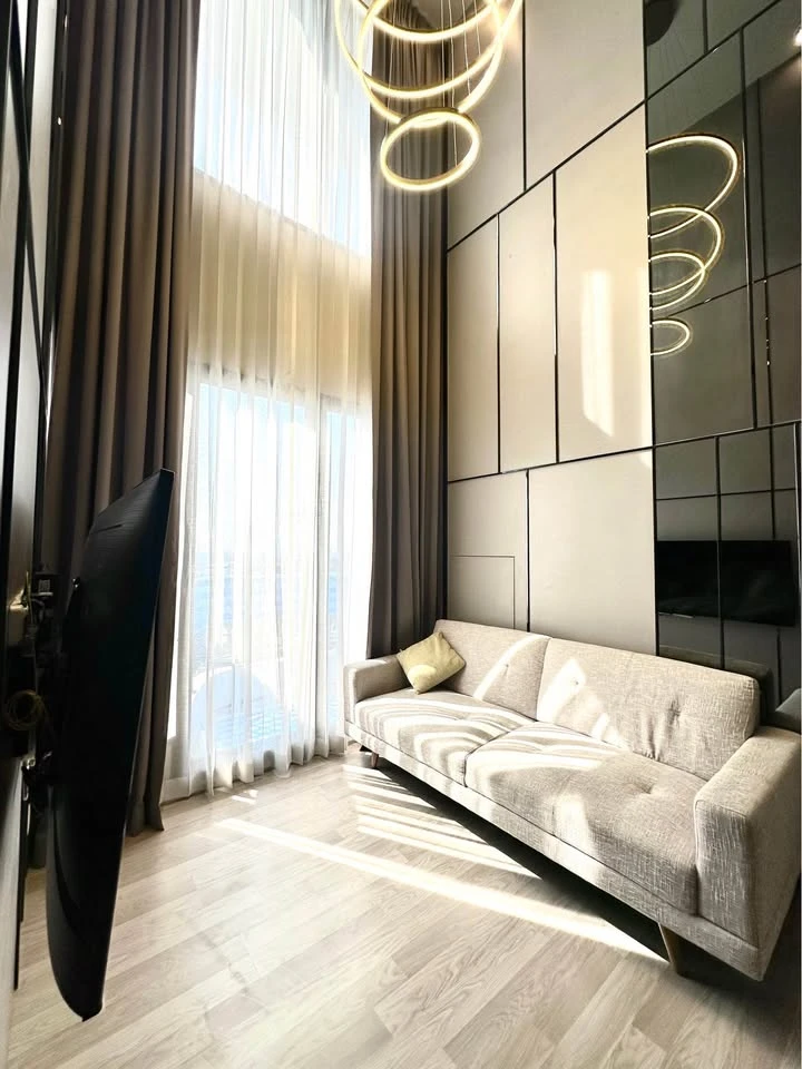 For rent: IDEO MOBI SUKHUMVIT EAST POINT, duplex unit located on the 11th-12th floor, fully furnished. Book now!
