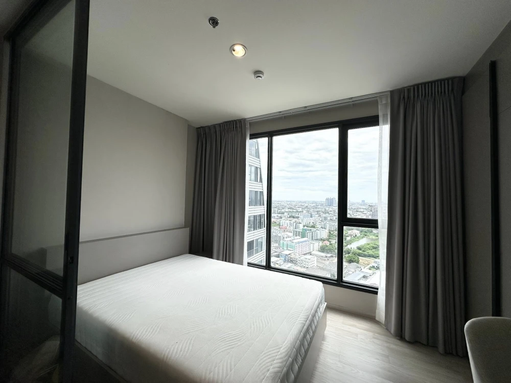 For rent: Ideo Mobi Sukhumvit East Point, 1 bedroom, 1 bathroom, good location, beautiful view from high floor, fully furnished, reserve now.