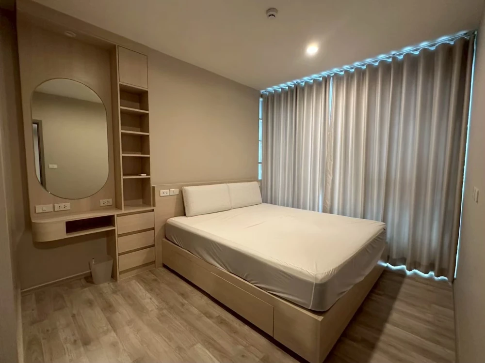 For rent: Ideo Mobi Sukhumvit East Point, 1 bedroom, 1 bathroom, spacious living area, prime location. Book now!