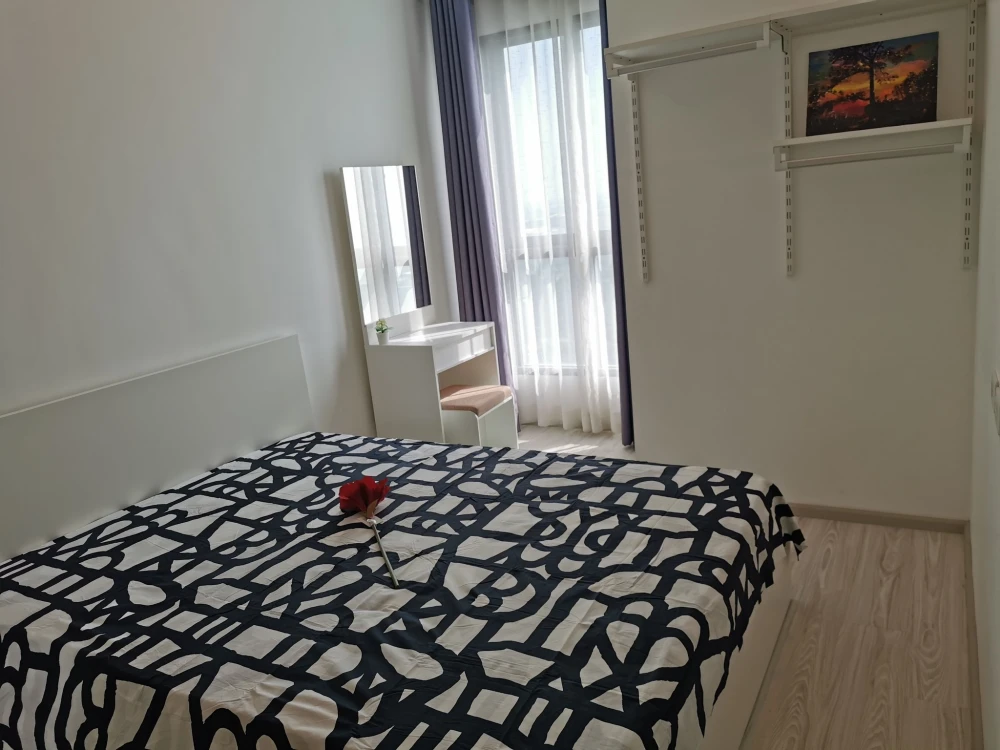 For rent: Ideo Mobi Sukhumvit Eastgate, 22nd floor, north-facing headboard, Bangna-Trad Road view, ready to book now.