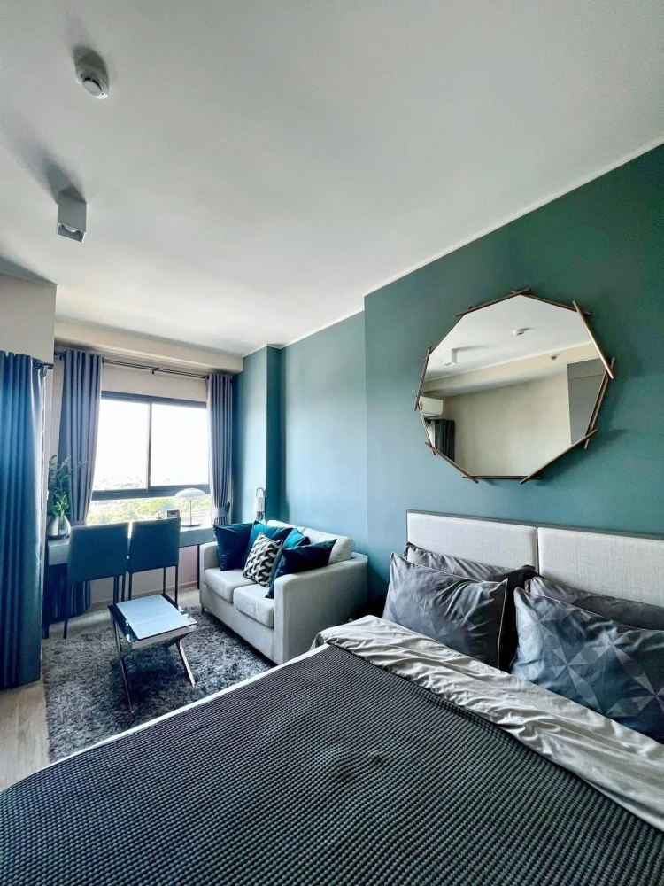 For rent: Ideo New Rama 9, a nice room, decorated in a controlled tone, comes with complete furniture, just bring your bags and move in.