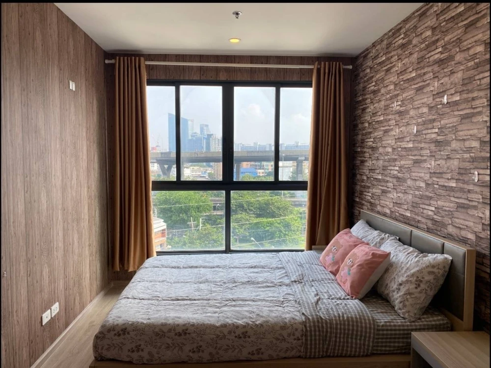 For rent: IDEO O2, Building A, 7th floor, decorated with gorgeous wallpaper throughout the room, great view, very pleasing to the eyes, hurry and rese