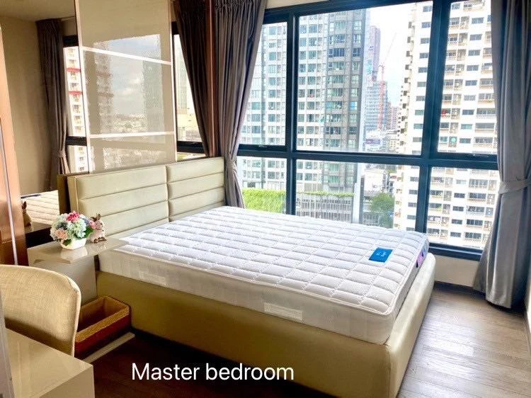For rent: Ideo Q Siam-Rajthewi. Very spacious unit with lots of usable space, 2 bedrooms, 1 bathroom, and a private elevator. Book now!