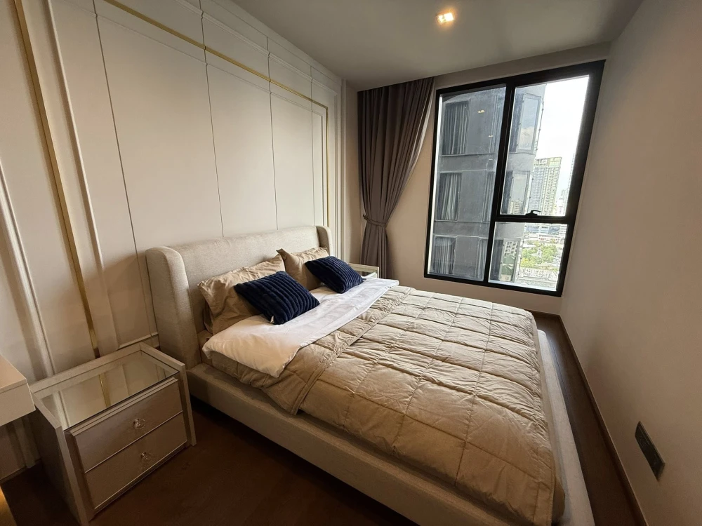 For rent: Ideo Q Sukhumvit 36, fully furnished unit with high-quality built-in furniture. Amazing price! Book today! Don't miss out!