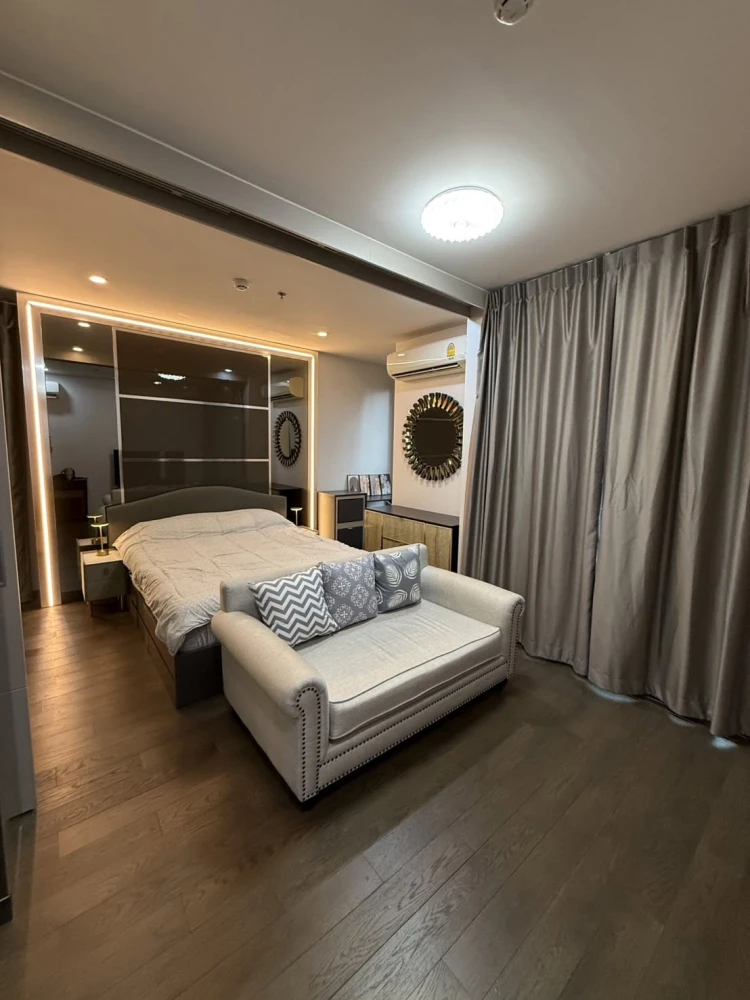 For rent: Ideo Q Siam-Ratchathewi. Spacious and comfortable room with ample living space. Convenient and complete amenities all in one place. Don't mi