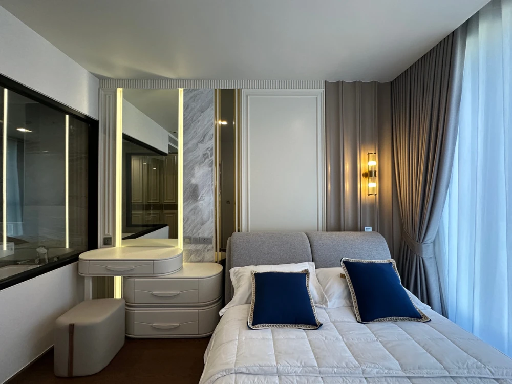 For rent: Ideo Q Sukhumvit 36, beautifully decorated room with a stunning theme, excellent built-in walls, complete amenities. Reserve now!