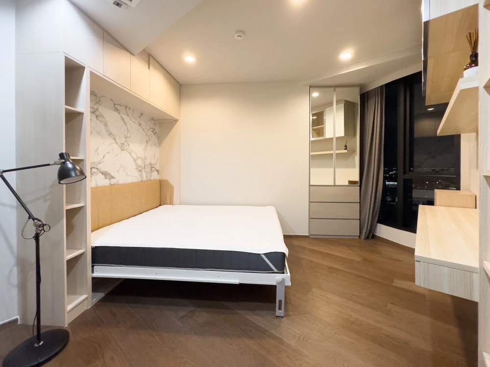 For rent: Ideo Q Victory, 37th floor, fully furnished. Book now, don't wait!