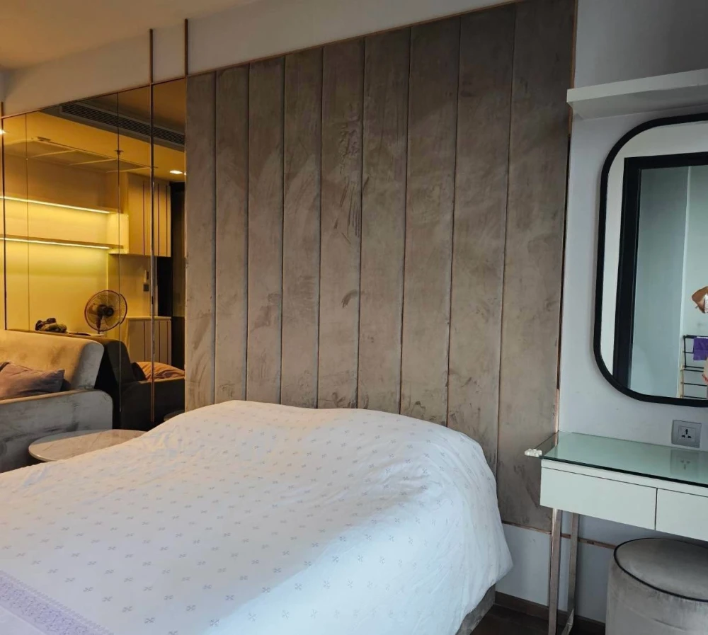 For rent: Ideo Q Victory, beautifully decorated room, excellent built-in headboard, fully furnished, don't miss it.