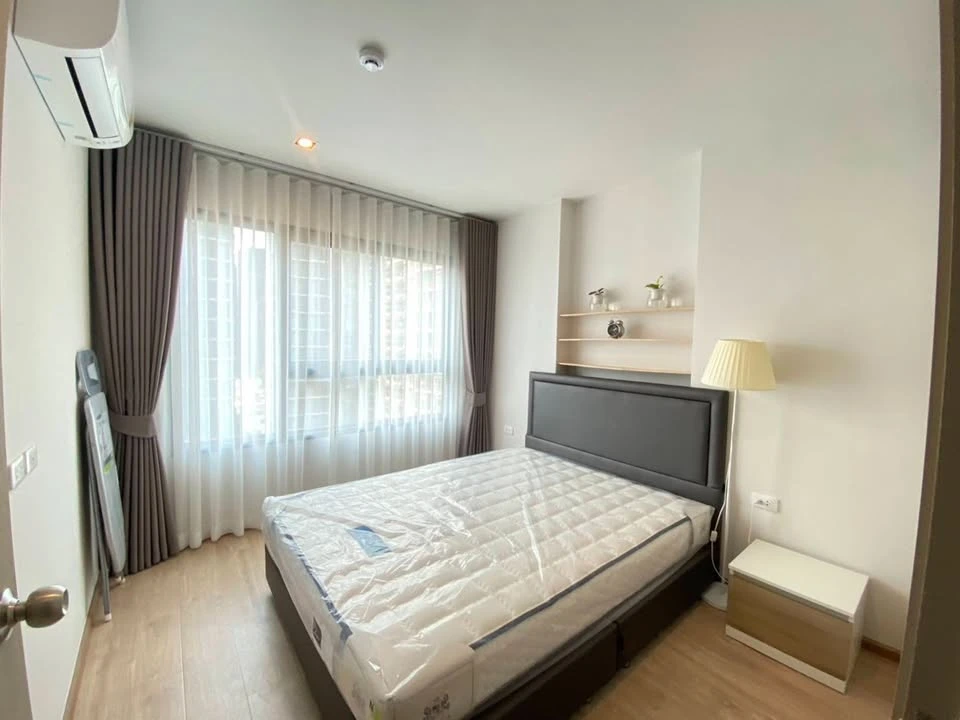 For rent: IDEO Rama 9-Asoke. City view, beautiful, bright, and comfortable room. Great location. Only one unit available.