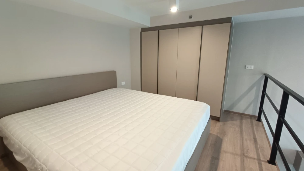 For rent: IDEO RAMA 9–ASOKE, 30th floor, fully furnished, ready to move in. If interested, hurry and reserve now, don't delay.