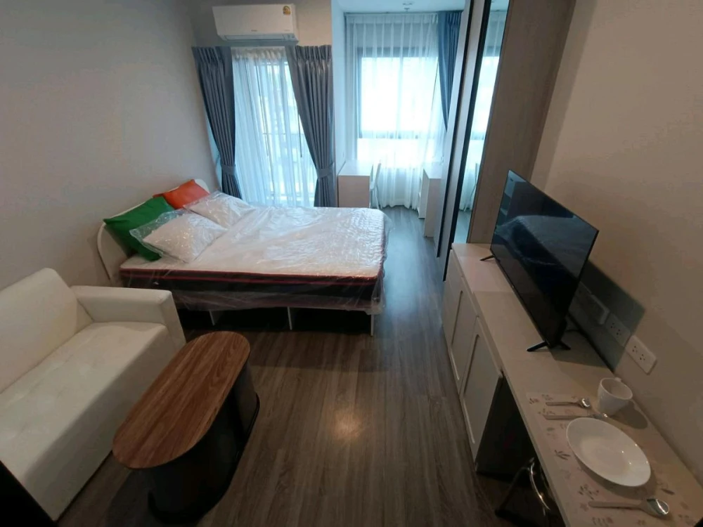 For rent: Ideo Ramkhamhaeng - Lam Sali Station, 9th floor, nice room, fully furnished, reserve now.