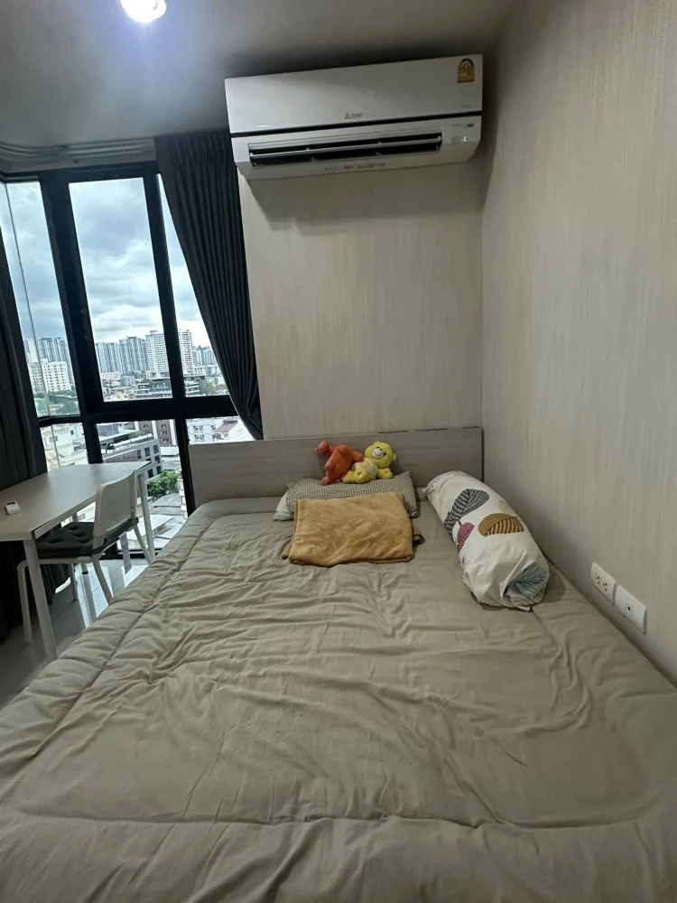For rent: Ideo Ratchada - Huaykwang. Beautiful and comfortable room, fully furnished and ready to move in.