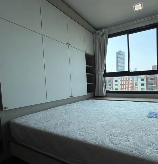 For rent: Ideo Sukhumvit 93, 8th floor, fully furnished unit. Very comfortable and ready to move in. Book now! Don't miss out! Act fast!