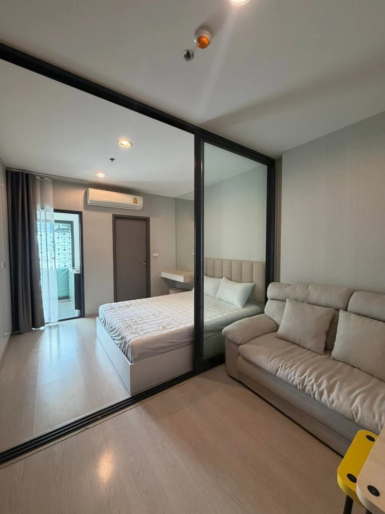 For rent: IDEO THAPHRA INTERCHANGE, a lovely room with full furnishings and a balcony facing the BTS Skytrain. Book now!