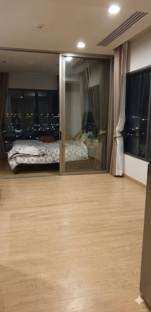 For rent: Infinity One corner unit offering privacy in a prime location with stunning, unblocked views. Don't just look, book now!