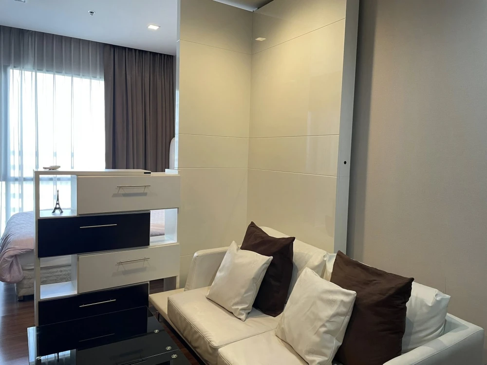 For rent: Ivy Ampio Ratchada, high floor, ready to move in, fully furnished. Reserve now, don't miss out!!!