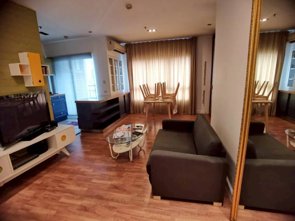 For rent: Ivy River Ratburana, 8th floor. A lovely, fully furnished unit. Book now!
