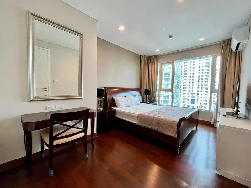 For rent: Ivy Thonglor, 2 bedrooms, 2 bathrooms, very spacious, fully furnished. Interested? Reserve now!
