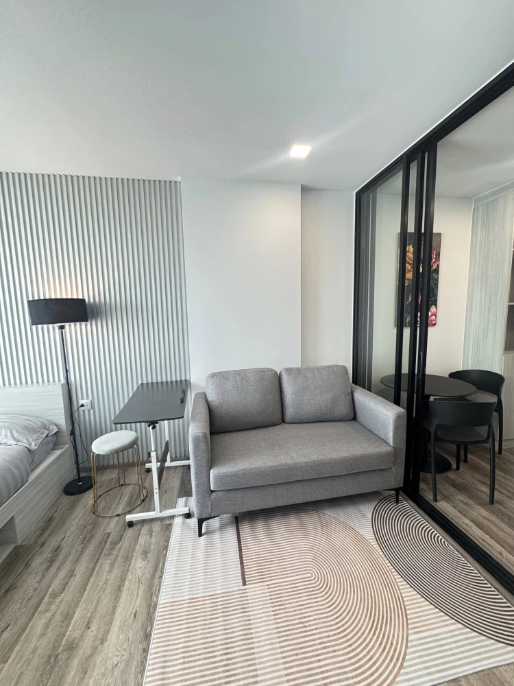 For rent: Kave Embryo Rangsit, 5th floor, beautiful room, fully furnished, pool view, hurry and reserve now before it's gone.
