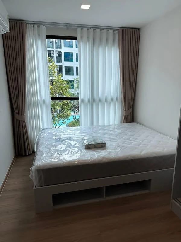 For rent: Kave Luminous Bangmod, pool view, shaded by trees, fully furnished with appliances. Don't miss out!