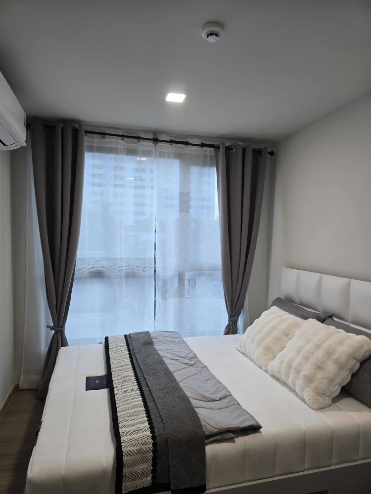 For rent: Kave Luminous Bangmod, 4th floor, lovely unit, fully furnished. Just bring your suitcase and move in!